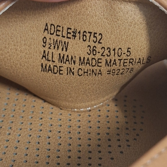 Comfortview Tan Slingback Sandals - Picture 8 of 8
